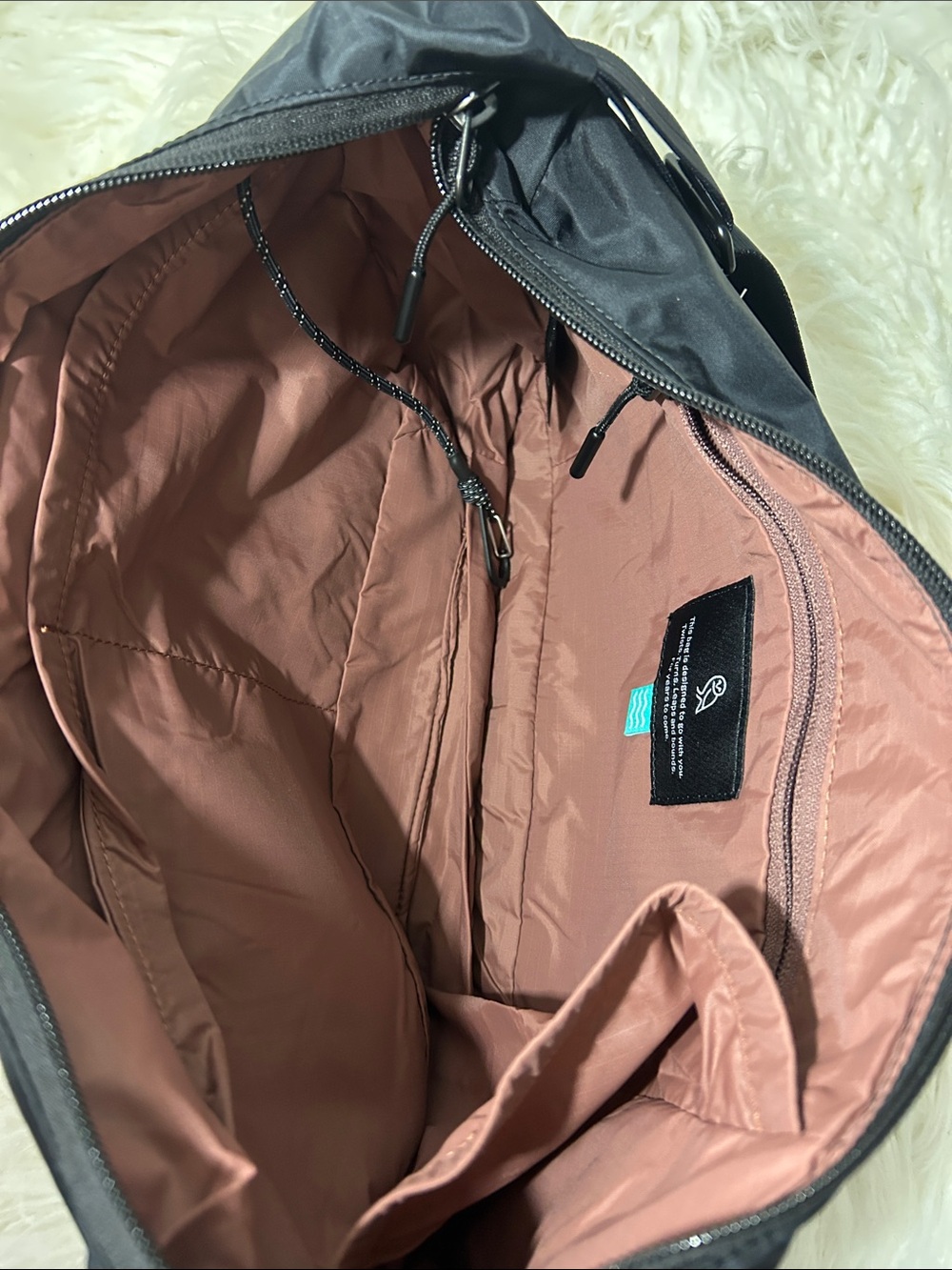 Bellroy 7 liters  Crescent Black Men’s Crossbody Sling Bag - Minimal Design - Picture 10 of 12